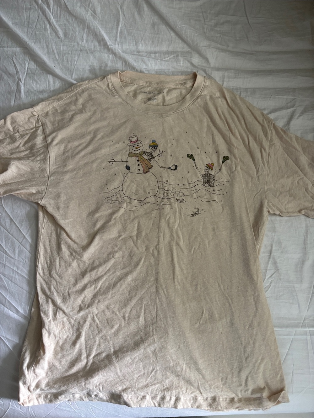 American Eagle Outfitters Cream Short-Sleeve Snowman Graphic Tee